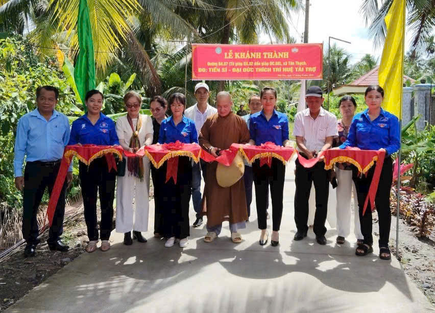 Khánh thành đường ĐA 07 ấp Tân Quới Nội  xã Phú Túc